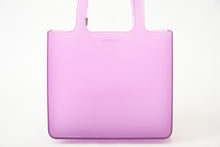 Load image into Gallery viewer, CHANEL シャネル ヴィンテージ ロゴ ラバー ミニトートバッグ パープル 美品 中古 4b013451