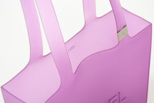 Load image into Gallery viewer, CHANEL シャネル ヴィンテージ ロゴ ラバー ミニトートバッグ パープル 美品 中古 4b013451