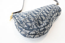 画像をギャラリービューアに読み込む, 新品同様 CHRISTIAN DIOR クリスチャンディオール トロッター サドルバッグ ワンショルダーバッグ サドルポーチ ネイビー 中古 4b013359
