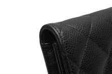 Load image into Gallery viewer, CHANEL シャネル クラシック フラップウォレット 長財布 AP0241 ランダム番台 ココマーク キャビアスキン ブラック 美品 中古 4b013195