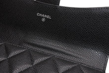 Load image into Gallery viewer, CHANEL シャネル クラシック フラップウォレット 長財布 AP0241 ランダム番台 ココマーク キャビアスキン ブラック 美品 中古 4b013195