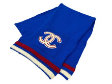 Load image into Gallery viewer, CHANEL シャネル ココマーク カシミヤ マフラー ブルー ホワイト レッド ストール ポケット付き ロゴ 小物 美品 中古 4c071554