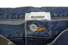 Load image into Gallery viewer, 極美品 DOUBLET ダブレット DAMEGED SILK DENIM PANTS ダメージシルク デニム パンツ サイズ M インディゴ 中古 4c071691