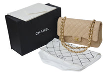 Load image into Gallery viewer, 新品同様 CHANEL シャネル マトラッセ25 Wフラップ チェーン ショルダーバッグ ラムスキン ランダム ベージュ ゴールド金具 中古 4c073529