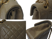 Load image into Gallery viewer, CHANEL シャネル マトラッセWフラップチェーンショルダーバッグ 3番台 ラムスキン 23cm ベージュ ゴールド金具 美品 中古 4c073631