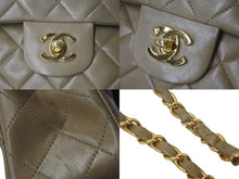Load image into Gallery viewer, CHANEL シャネル マトラッセWフラップチェーンショルダーバッグ 3番台 ラムスキン 23cm ベージュ ゴールド金具 美品 中古 4c073631
