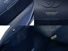 Load image into Gallery viewer, 極美品 CHANEL シャネル チェーンショルダーバッグ マトラッセ23 キャビアスキン ネイビー シルバー金具 24番台 中古 4c075674