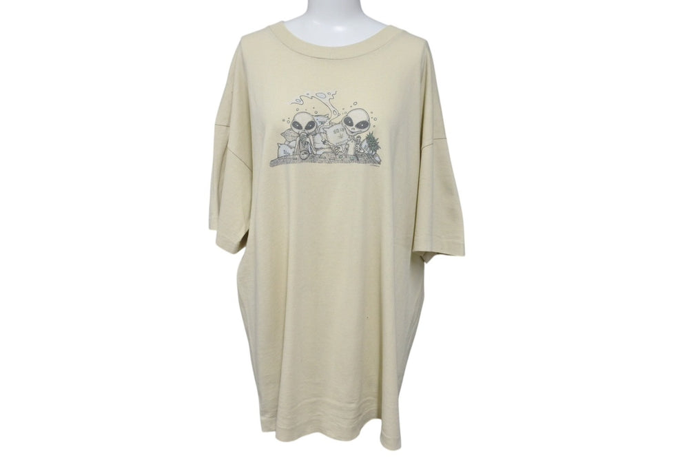 VINTAGE Vintage DOMANI Alien Marijuana Short Sleeve T-shirt Old Clothes Light Beige Size XL Good Condition Used 4c075825