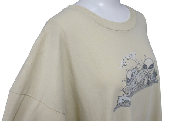 VINTAGE Vintage DOMANI Alien Marijuana Short Sleeve T-shirt Old Clothes Light Beige Size XL Good Condition Used 4c075825