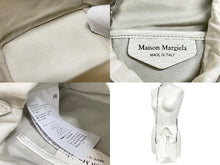 Load image into Gallery viewer, Maison Margiela メゾンマルジェラ ショルダーバッグ 2WAY ホワイト 5AC BUCKET SMALL S61WG0035 美品 中古 4c067690