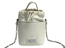 Load image into Gallery viewer, Maison Margiela メゾンマルジェラ ショルダーバッグ 2WAY ホワイト 5AC BUCKET SMALL S61WG0035 美品 中古 4c067690