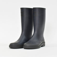 Load image into Gallery viewer, CHANEL シャネル レインブーツ ココマーク ロゴ ブラック ネイビー ラバー サイズ38 G39620B23123 美品 中古 4b010301
