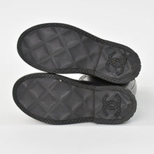 Load image into Gallery viewer, CHANEL シャネル レインブーツ ココマーク ロゴ ブラック ネイビー ラバー サイズ38 G39620B23123 美品 中古 4b010301