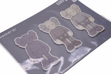 画像をギャラリービューアに読み込む, 個人保管未使用品 KAWS 【マグネット3点セット COMPANION】グレー 21089