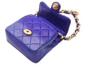 CHANEL シャネル ヴィンテージ ミニミニマトラッセ ポーチ ラムスキン ブルー ゴールド金具 中古 N27272