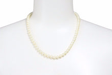 Load image into Gallery viewer, フェイクパール ネックレス アクセサリー 小物 イミテーションパール ノーブランド コットン ホワイト 42cm 美品 中古 28070