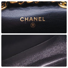 Load image into Gallery viewer, CHANEL シャネル ミニミニマトラッセ ベルト ポーチ レザー ブラック ラムスキン 美品 中古 29008