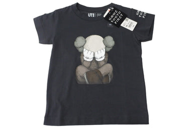 新品未使用 KAWS カウズ UNIQLO ユニクロ KIDS キッズ Tシャツ 半袖Tシャツ CHINA製 コットン ブラック サイズ100 30840