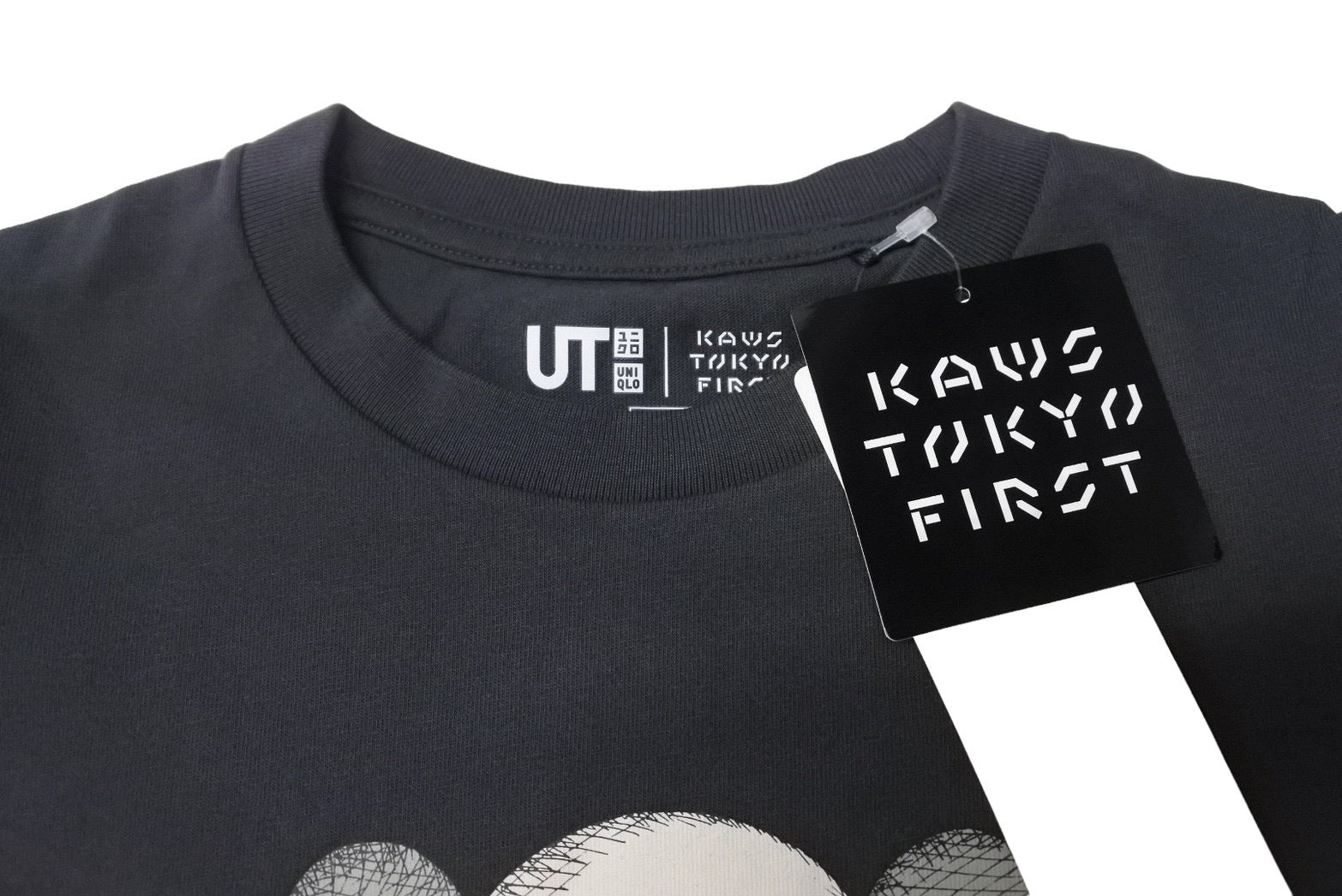 新品未使用 KAWS カウズ UNIQLO ユニクロ KIDS キッズ Tシャツ 半袖T