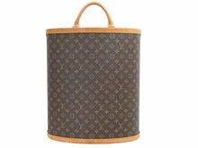 Load image into Gallery viewer, LOUIS VUITTON(ルイヴィトン) トランクケース 靴入れ マノロブラニク 生誕100周年モデル M99031 超レア 美品 中古 31629