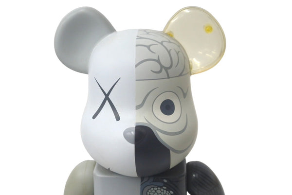 Extremely rare KAWS item, signed by the artist himself. BE@RBRIK Gray COMPANION Human Anatomy Model 400% Original Fake Excellent Condition Used 31909