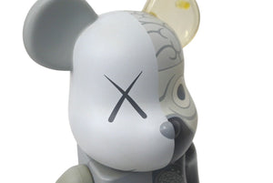 Extremely rare KAWS item, signed by the artist himself. BE@RBRIK Gray COMPANION Human Anatomy Model 400% Original Fake Excellent Condition Used 31909