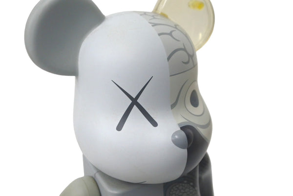 Extremely rare KAWS item, signed by the artist himself. BE@RBRIK Gray COMPANION Human Anatomy Model 400% Original Fake Excellent Condition Used 31909