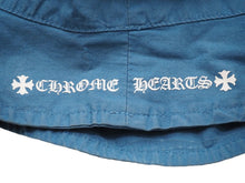 画像をギャラリービューアに読み込む, ChromeHearts クロムハーツ キッズ用 子供用 バケットハット 帽子 ブランドロゴ クロス コットン ブルー 美品 中古 32569