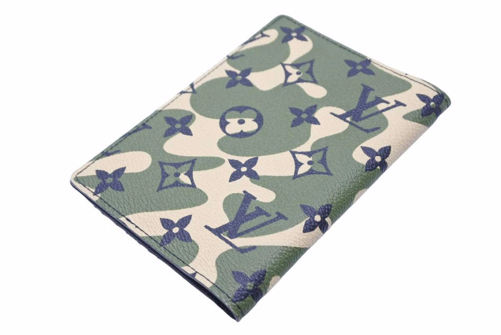 LOUIS VUITTON Louis Vuitton Passport Case Couverture Takashi Murakami Camouflage Camouflage M58027 Good Condition N36399