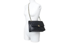 画像をギャラリービューアに読み込む, CHANEL シャネル パリ限定 26cm マトラッセ Wチェーン ショルダーバッグ ブラック 良品 中古 1番台 37885