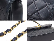 Load image into Gallery viewer, CHANEL シャネル シングル ハーフフラップ ショルダーバッグ ラムスキン 0番代 マトラッセ ゴールド金具 ブラック 中古 38866