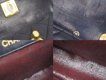 Load image into Gallery viewer, CHANEL シャネル シングル ハーフフラップ ショルダーバッグ ラムスキン 0番代 マトラッセ ゴールド金具 ブラック 中古 38866