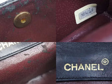 Load image into Gallery viewer, CHANEL シャネル シングル ハーフフラップ ショルダーバッグ ラムスキン 0番代 マトラッセ ゴールド金具 ブラック 中古 38866