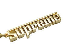 Load image into Gallery viewer, Supreme シュプリーム キーチェーン 16AW GRAND PRIX KEYCHAIN ロゴ ゴールド 未使用 N39082