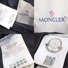 Load image into Gallery viewer, MONCLER モンクレール ウエストバッグ marsupio gift トリコロール ナイロン ダウン ユニセックス 中古 N39380