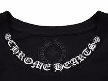 Load image into Gallery viewer, CHROME HEARTS クロムハーツ 20SS セメタリ―クロス ネックロゴ Tシャツ ブラック トップス サイズXL 良好 40981