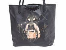 Load image into Gallery viewer, GIVENCHY ジバンシー ロットワイラー トートバッグ アンティゴナ ドッグ ポーチ付き PVCレザー 3CO162 ブラック メンズ 中古 41020