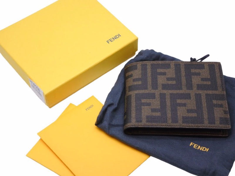 FENDI フェンディ 二つ折り財布 ズッカ 柄 ルガード カード 小銭 ロゴ ...