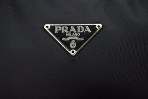 PRADA プラダ アクセサリーポーチ NERO ハンドバッグ ナイロン 小物入れ ロゴ プレート MV633 美品 中古 42362 正規品