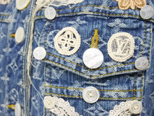 画像をギャラリービューアに読み込む, LOUIS VUITTON ルイヴィトン 36 総柄モノグラム ボタン装飾 デニムジャケット RW071W WKVB02CF7 インディゴ 美品 中古 45350