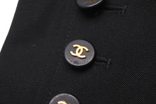 画像をギャラリービューアに読み込む, CHANEL シャネル ココマーク テーラードジャケット P07495V05526 97P ウール シルク ブラック ゴールド サイズ40 美品 中古 45374