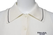 Load image into Gallery viewer, 極美品 PRADA プラダ クレープ デ シン ワンピース P3B06 ホワイト プリーツ ロゴ シーム入り トップス サイズ36 美品 45411 正規品