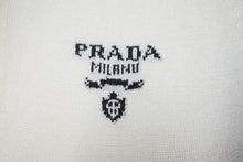 Load image into Gallery viewer, 極美品 PRADA プラダ クレープ デ シン ワンピース P3B06 ホワイト プリーツ ロゴ シーム入り トップス サイズ36 美品 45411 正規品