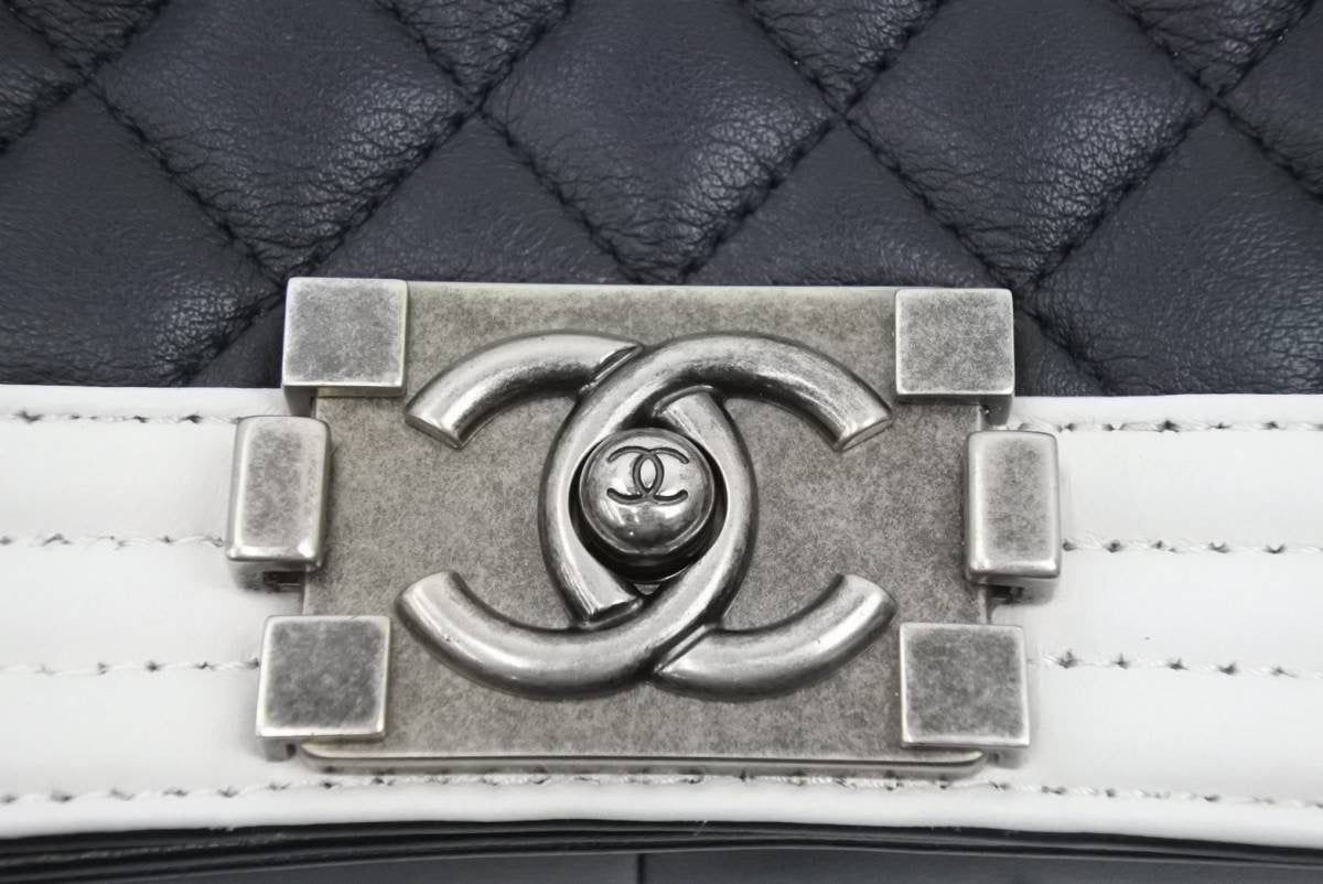 シャネル ボーイシャネル フラップバッグ チェーンショルダー