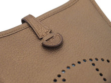 Load image into Gallery viewer, 極美品 HERMES エルメス エヴリン TPM 御堂筋 2007年 ブロンズ ショルダーバック 2007年 □K刻印 中古 46142