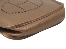 Load image into Gallery viewer, 極美品 HERMES エルメス エヴリン TPM 御堂筋 2007年 ブロンズ ショルダーバック 2007年 □K刻印 中古 46142
