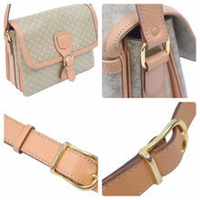 Load image into Gallery viewer, CELINE セリーヌ マカダム柄 ショルダーバッグ PVC レザー ベージュ ヴィンテージ ゴールド金具 ロゴ M14 美品 中古 46148