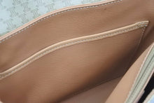 Load image into Gallery viewer, CELINE セリーヌ マカダム柄 ショルダーバッグ PVC レザー ベージュ ヴィンテージ ゴールド金具 ロゴ M14 美品 中古 46148