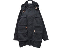 画像をギャラリービューアに読み込む, 極美品 LOEWE ロエベ マルチポケット ミリタリー フード コート ブラック H526330X78 アウター コットン 黒 サイズ44 中古 46189