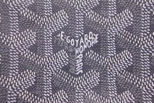 画像をギャラリービューアに読み込む, 新品同様 GOYARD ゴヤール Plumet プリュメ ショルダーバッグ 斜めがけポシェット ストラップ無し PVC レザー グレー 中古 46537